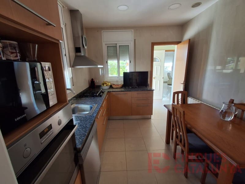 3 slaapkamer Villa te koop in Bescano met garage - € 308.000 (Ref: 9433591)