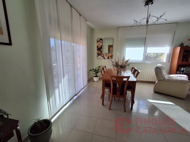 3 slaapkamer Villa te koop in Bescanó met garage - € 308.000 (Ref: 9433591)