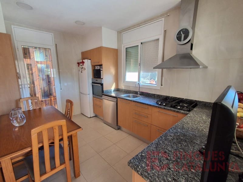 3 slaapkamer Villa te koop in Bescano met garage - € 308.000 (Ref: 9433591)