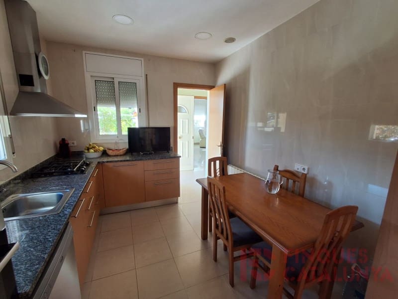 3 slaapkamer Villa te koop in Bescano met garage - € 308.000 (Ref: 9433591)