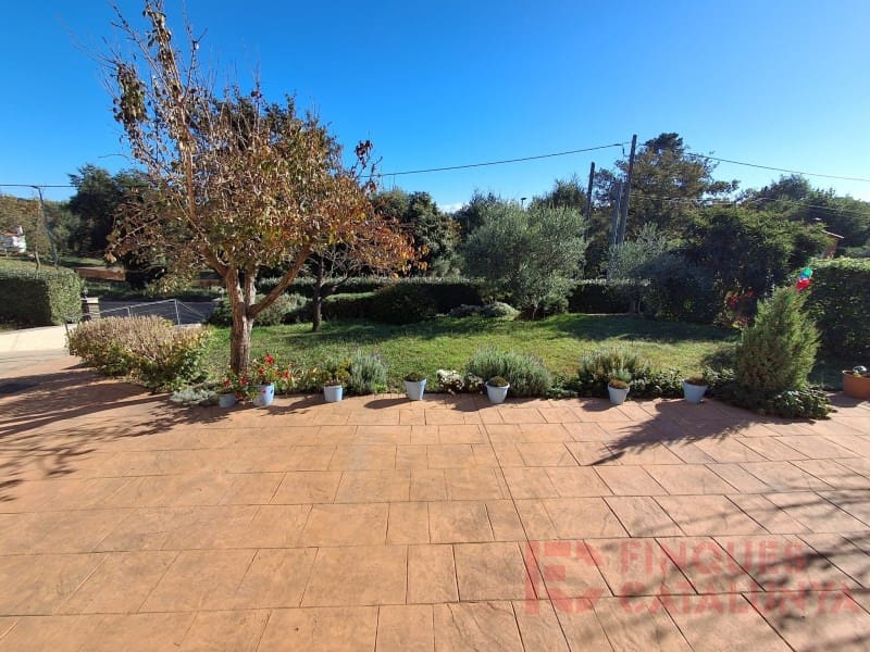 3 slaapkamer Villa te koop in Bescano met garage - € 308.000 (Ref: 9433591)