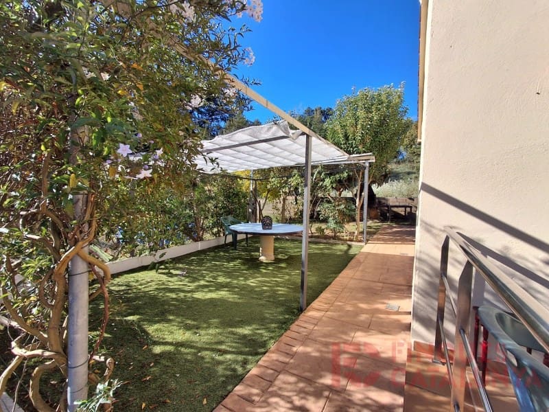 3 slaapkamer Villa te koop in Bescano met garage - € 308.000 (Ref: 9433591)