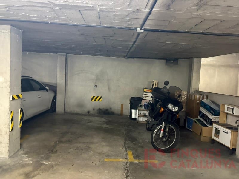 Garage for sale in Girona city - € 18,000 (Ref: 9433596)