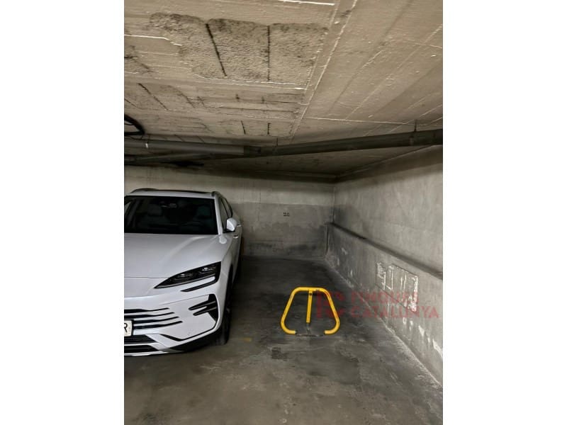 Garage for sale in Girona city - € 18,000 (Ref: 9433596)