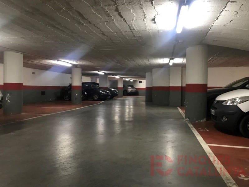 Garage for sale in Girona city - € 20,000 (Ref: 9433597)
