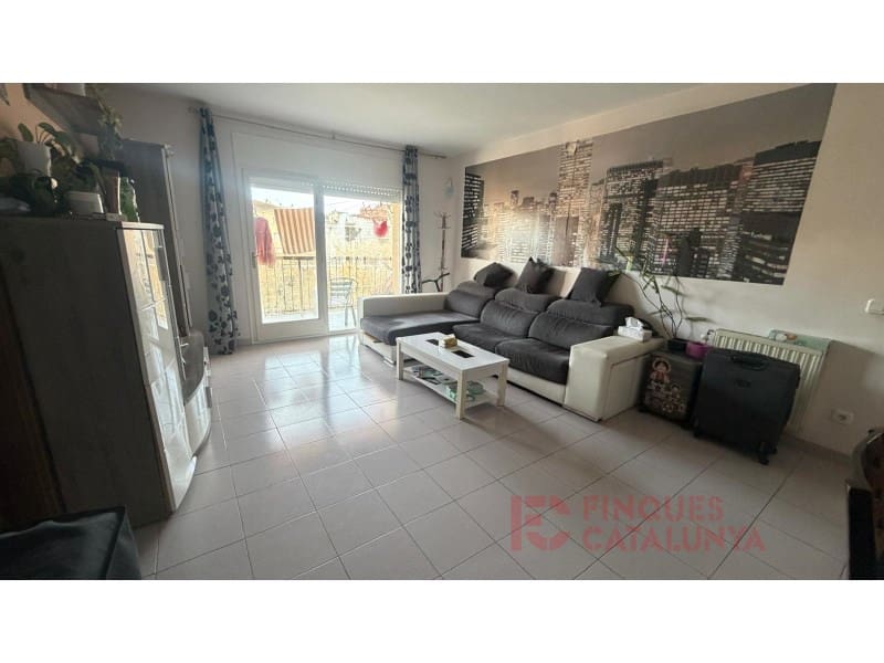 4 bedroom Flat for sale in Girona city - € 220,000 (Ref: 9491498)
