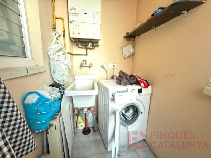 4 bedroom Flat for sale in Girona city - € 220,000 (Ref: 9491498)