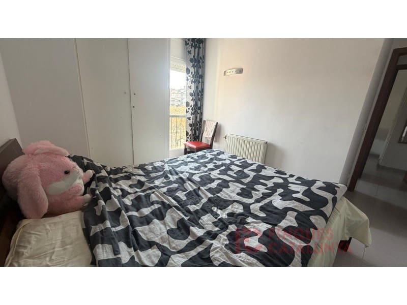 4 bedroom Flat for sale in Girona city - € 220,000 (Ref: 9491498)