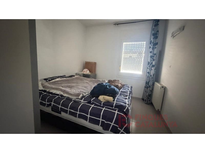 4 bedroom Flat for sale in Girona city - € 220,000 (Ref: 9491498)