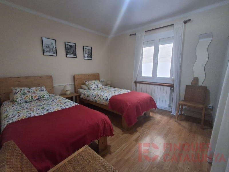 3 bedroom Flat for sale in Girona city - € 210,000 (Ref: 9497297)