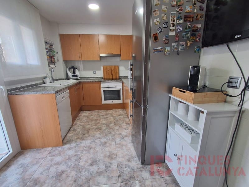 4 bedroom Flat for sale in Bescano with garage - € 290,000 (Ref: 9509403)