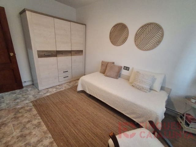 4 sypialnia Mieszkanie na sprzedaż w Bescanó z garażem - 290 000 € (Ref: 9509403)