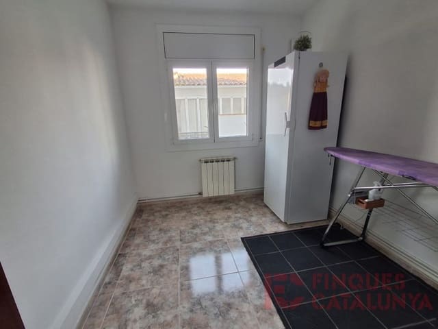 4 sypialnia Mieszkanie na sprzedaż w Bescanó z garażem - 290 000 € (Ref: 9509403)