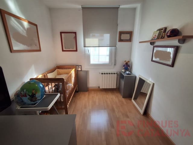 4 sypialnia Mieszkanie na sprzedaż w Bescanó z garażem - 290 000 € (Ref: 9509403)