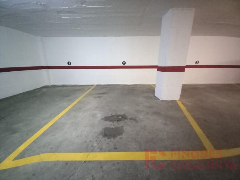 Autotalli myytävänä paikassa Girona kaupunki - 23 500 € (Ref: 9516233)