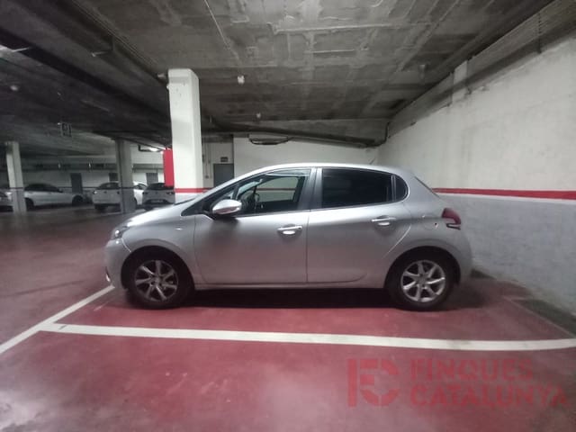 Autotalli myytävänä paikassa Girona kaupunki - 17 500 € (Ref: 9516237)