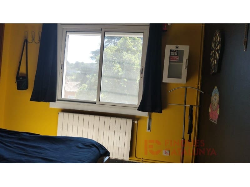 4 bedroom Flat for sale in Girona city - € 168,000 (Ref: 9516239)