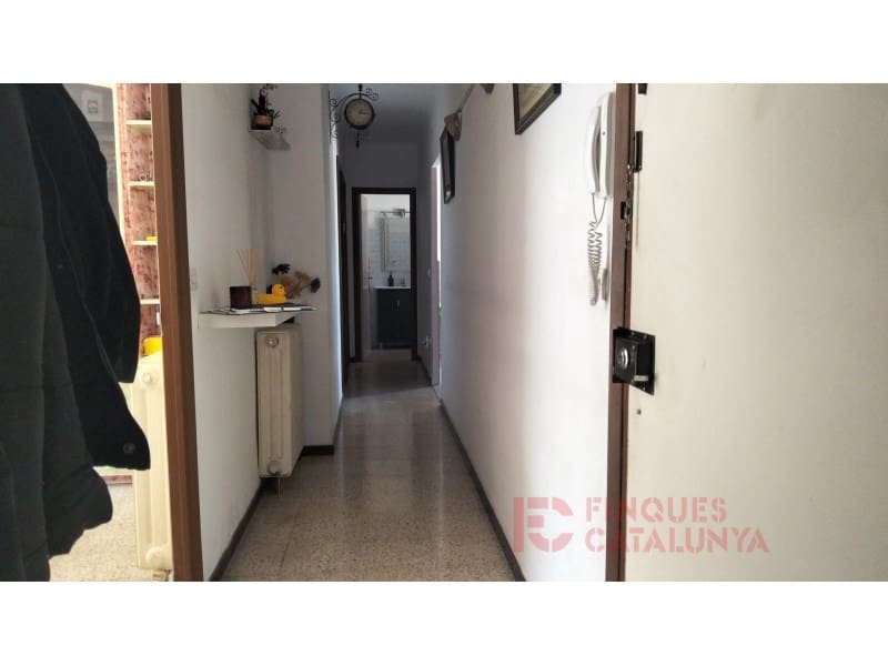 4 bedroom Flat for sale in Girona city - € 168,000 (Ref: 9516239)