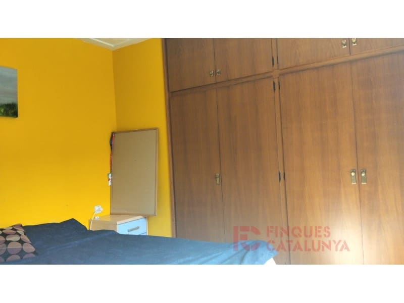 4 bedroom Flat for sale in Girona city - € 168,000 (Ref: 9516239)