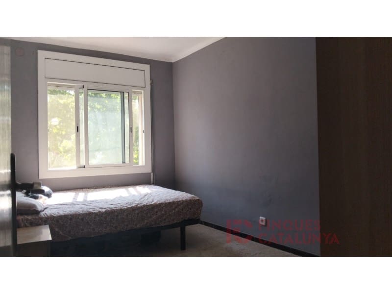 4 bedroom Flat for sale in Girona city - € 168,000 (Ref: 9516239)