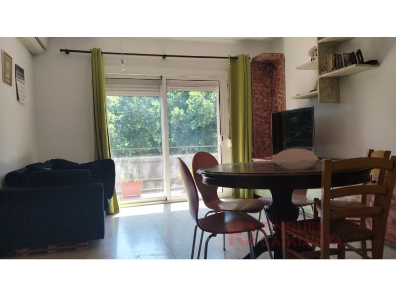 4 bedroom Flat for sale in Girona city - € 168,000 (Ref: 9516239)