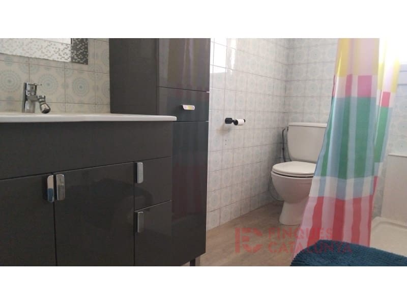 4 bedroom Flat for sale in Girona city - € 168,000 (Ref: 9516239)
