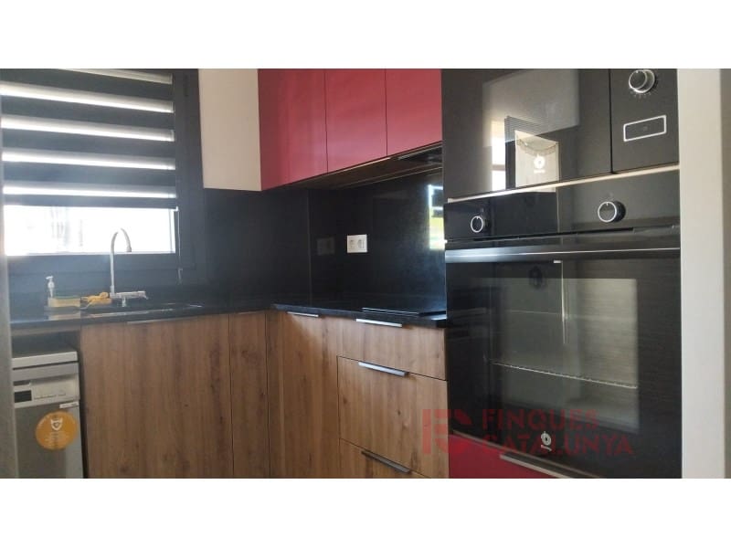 4 bedroom Flat for sale in Girona city - € 168,000 (Ref: 9516239)