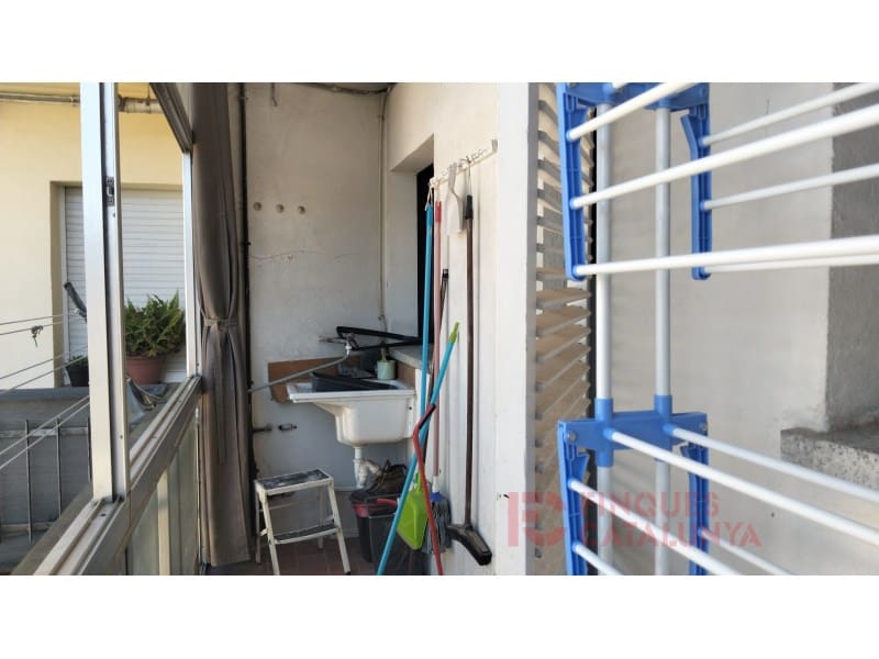 4 bedroom Flat for sale in Girona city - € 168,000 (Ref: 9516239)