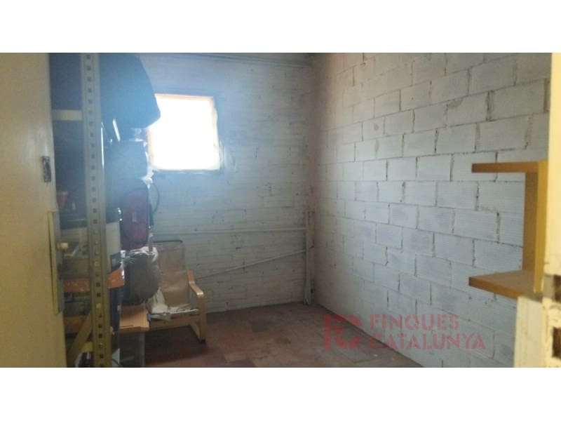 4 bedroom Flat for sale in Girona city - € 168,000 (Ref: 9516239)