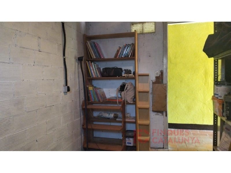 4 bedroom Flat for sale in Girona city - € 168,000 (Ref: 9516239)