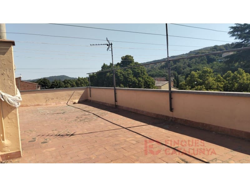 4 bedroom Flat for sale in Girona city - € 168,000 (Ref: 9516239)