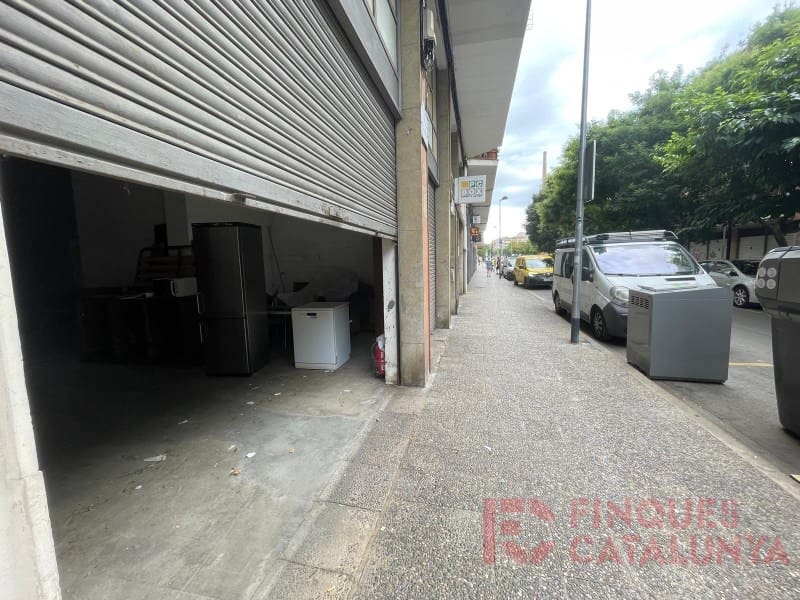 Commercial for sale in Girona city - € 130,000 (Ref: 9516244)