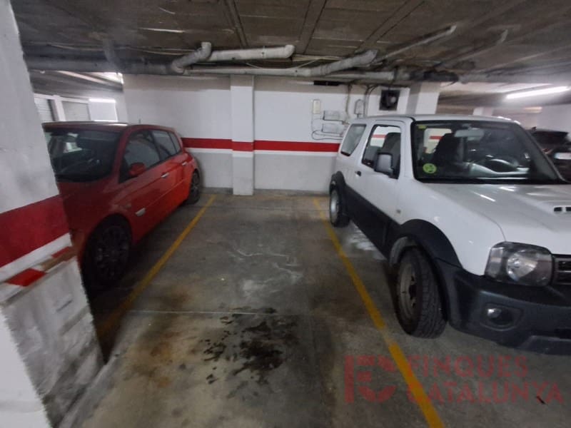 Autotalli myytävänä paikassa Girona kaupunki - 18 000 € (Ref: 9516245)