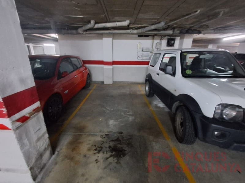 Autotalli myytävänä paikassa Girona kaupunki - 18 000 € (Ref: 9516245)