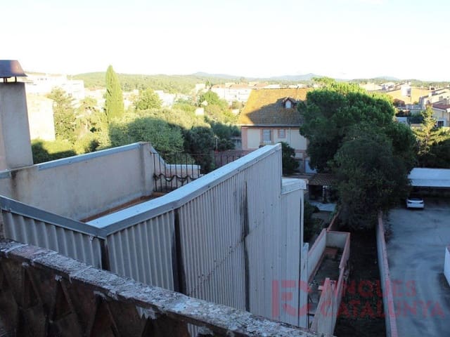 5 quarto Moradia para venda em Cassà de la Selva com garagem - 139 000 € (Ref: 9516249)