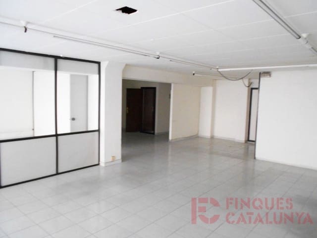 Kontor til salgs i Girona by med garasje - € 180 000 (Ref: 9516261)