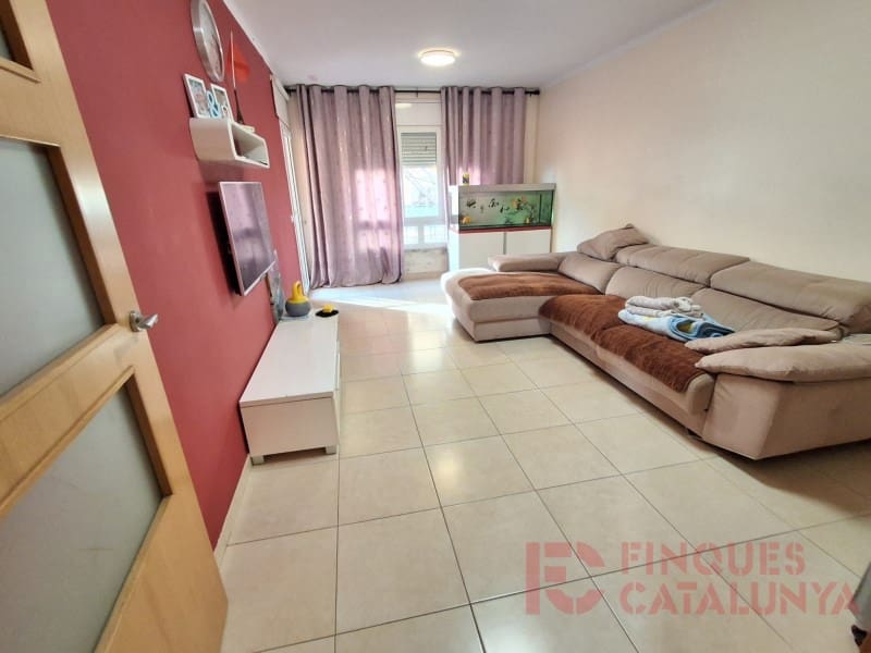 3 bedroom Flat for sale in Girona city - € 220,000 (Ref: 9519017)
