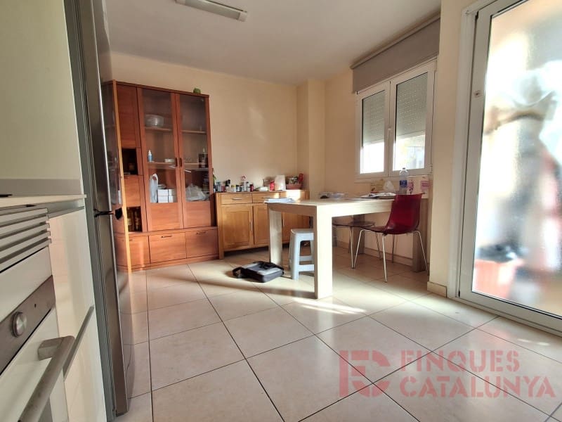 3 bedroom Flat for sale in Girona city - € 220,000 (Ref: 9519017)