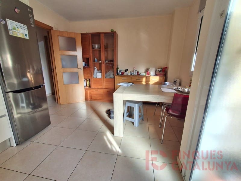3 bedroom Flat for sale in Girona city - € 220,000 (Ref: 9519017)