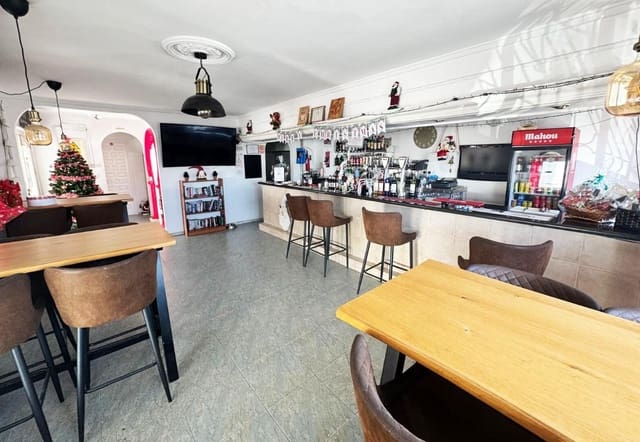 5 bedroom Semi-detached Villa for sale in San Fulgencio - € 285,000 (Ref: 9242309)