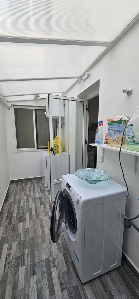 2 bedroom Apartment for sale in Torrevieja with pool - € 145,000 (Ref: 9242313)