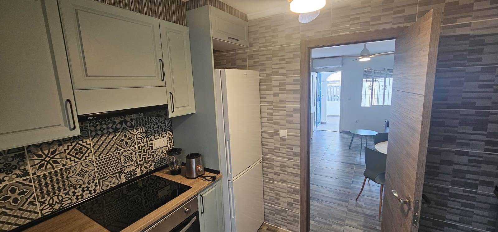 2 bedroom Apartment for sale in Torrevieja with pool - € 145,000 (Ref: 9242313)