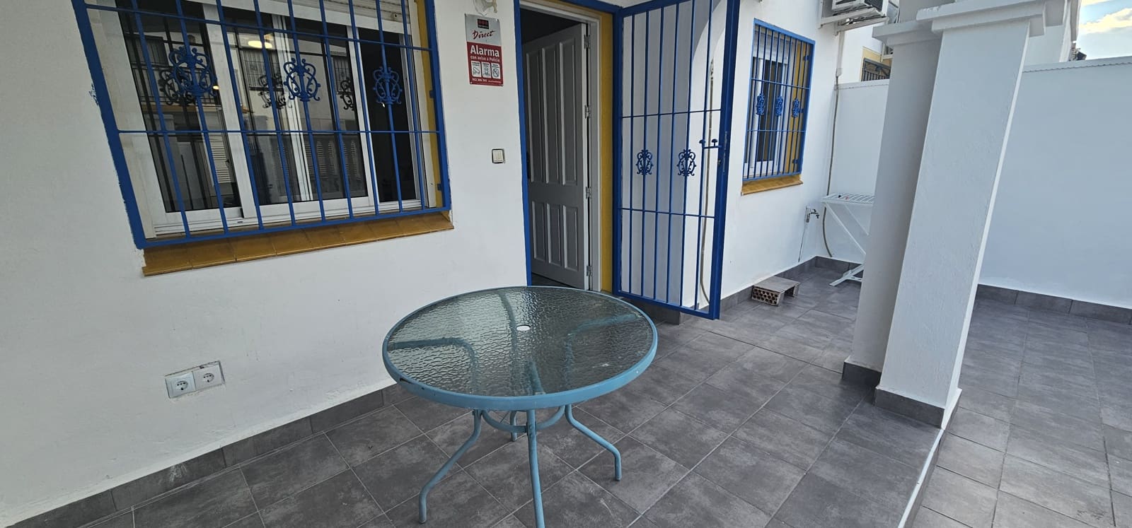 2 bedroom Apartment for sale in Torrevieja with pool - € 145,000 (Ref: 9242313)