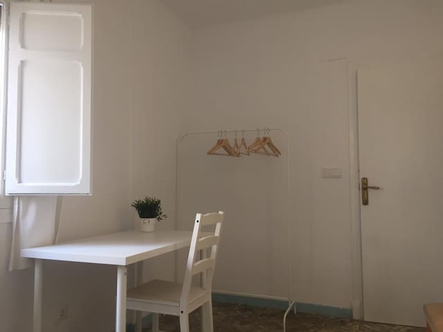 4 quarto Apartamento para venda em San Antón, Alicante cidade - 185 000 € (Ref: 9242400)