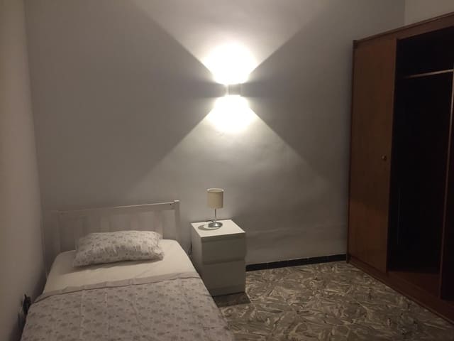 4 quarto Apartamento para venda em San Antón, Alicante cidade - 185 000 € (Ref: 9242400)