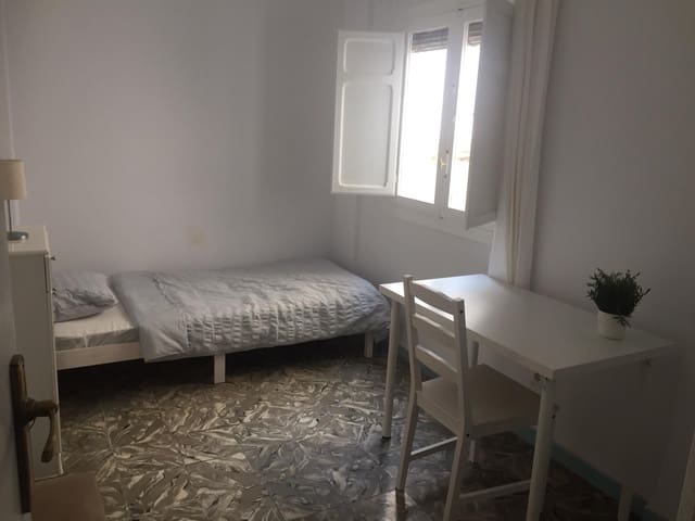 4 quarto Apartamento para venda em San Antón, Alicante cidade - 185 000 € (Ref: 9242400)