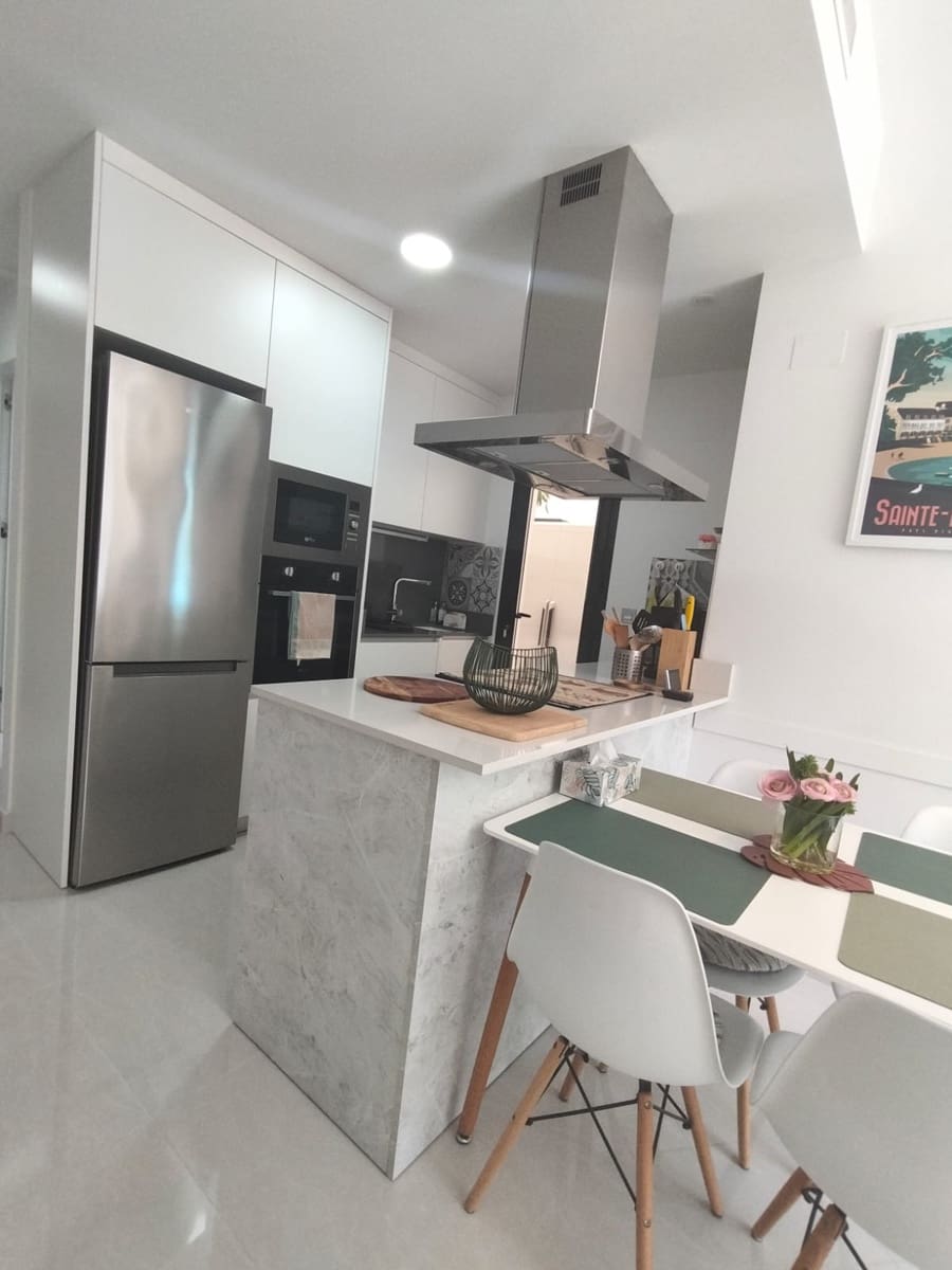 1 soveværelse Lejlighed til salg i Torrevieja med swimmingpool garage - € 210.000 (Ref: 9242404)