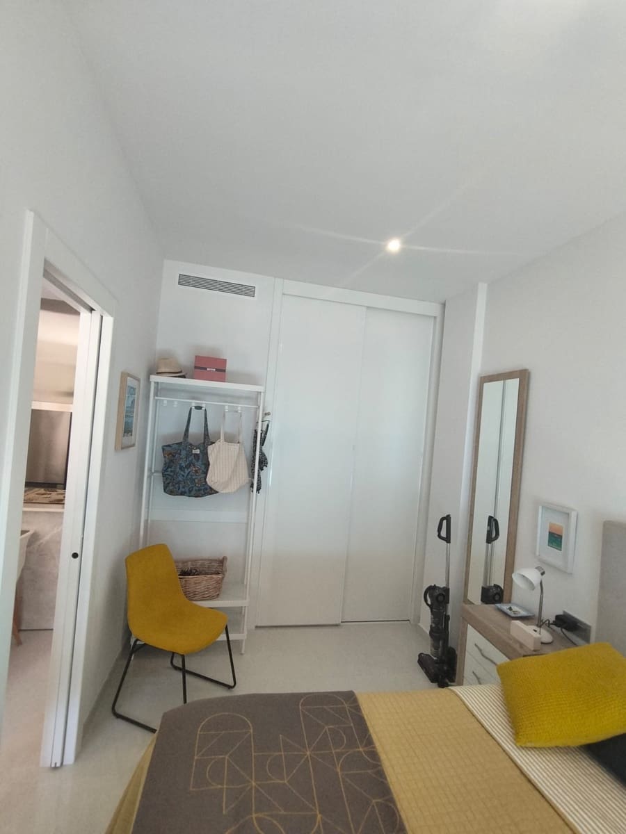 1 soveværelse Lejlighed til salg i Torrevieja med swimmingpool garage - € 210.000 (Ref: 9242404)