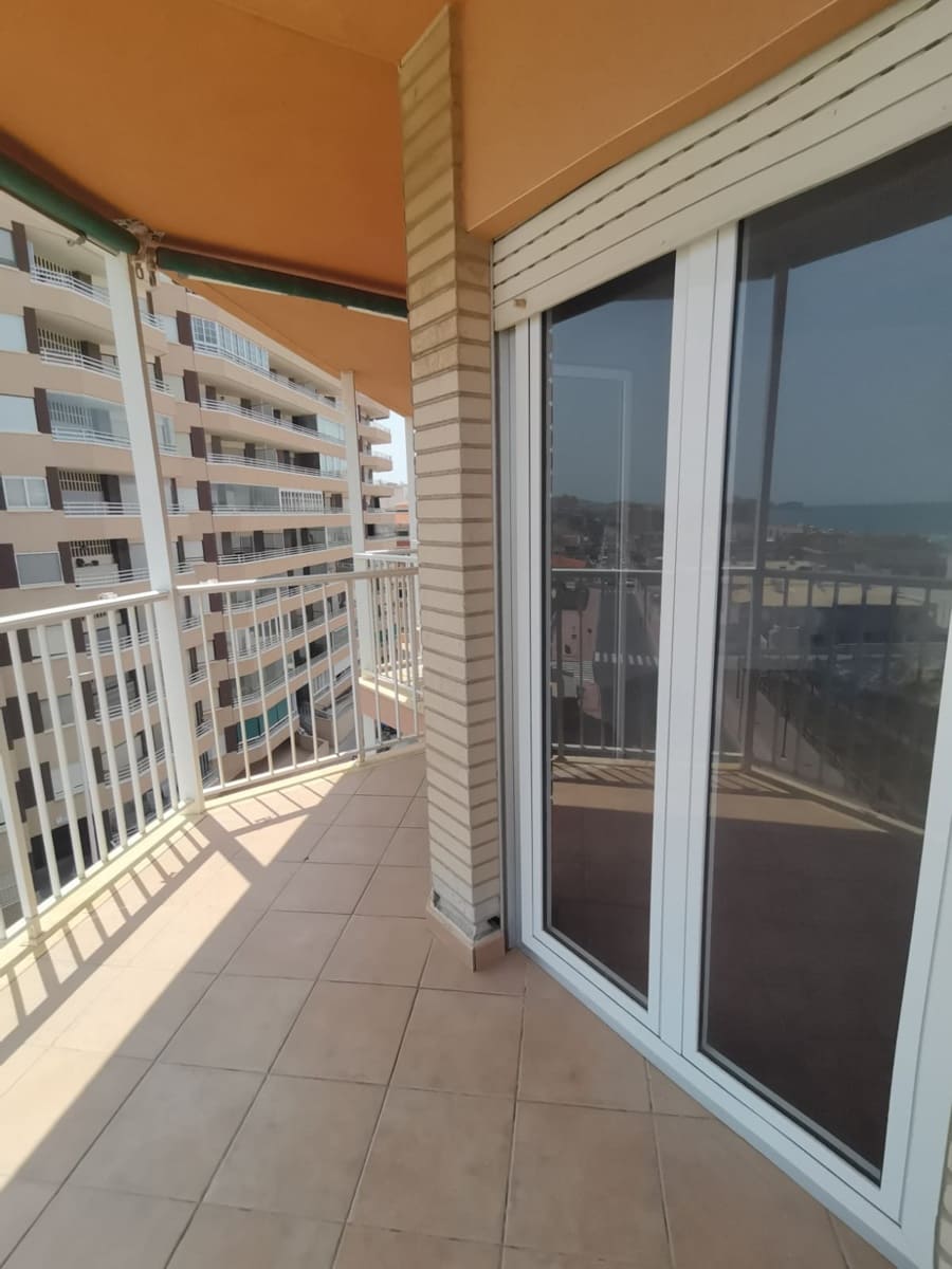 3 sypialnia Penthouse na sprzedaż w Torrevieja z garażem - 375 000 € (Ref: 9243503)