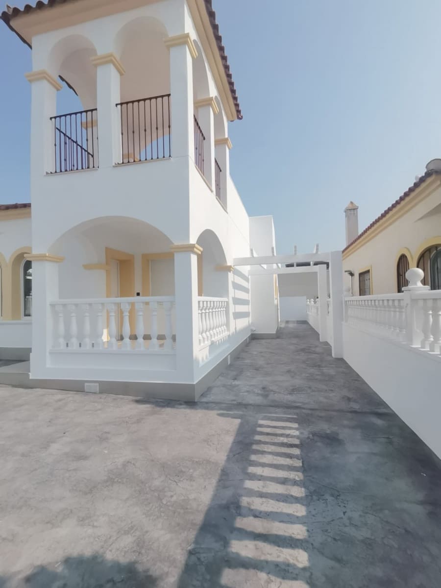 2 bedroom Villa for sale in Algorfa with garage - € 295,000 (Ref: 9243505)